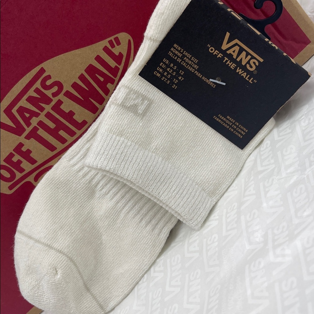 VANS. HALF CREW
HAUTEUR CHENLE CALCETIN DE MEDIA CAÑA
"OFF THE WALL"
1 pair - Picture 8 of 16